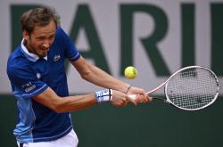 开云官网-包含法网逆转联合杯，梅德韦杰夫刷新纪录的词条