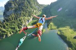 开云官方app入口-当加纳打穿莱比锡红牛，坎特在焦点战中完成自我证明