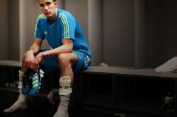 开云体育官网-当利物浦的星光点亮NBA季后赛之夜，萨拉赫精神如何跨越赛场界限