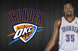 开云体育官网-赛道与球场的双重奏，当哈利伯顿接管F1街道赛，湖人稳稳擒鹰