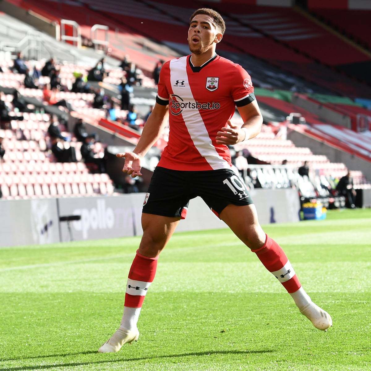 南安普顿势如破竹，客场连胜骄人战绩稳居中游的简单介绍