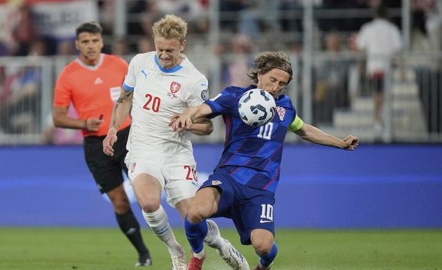 关于捷克战平克罗地亚，顽强杀进淘汰赛的信息