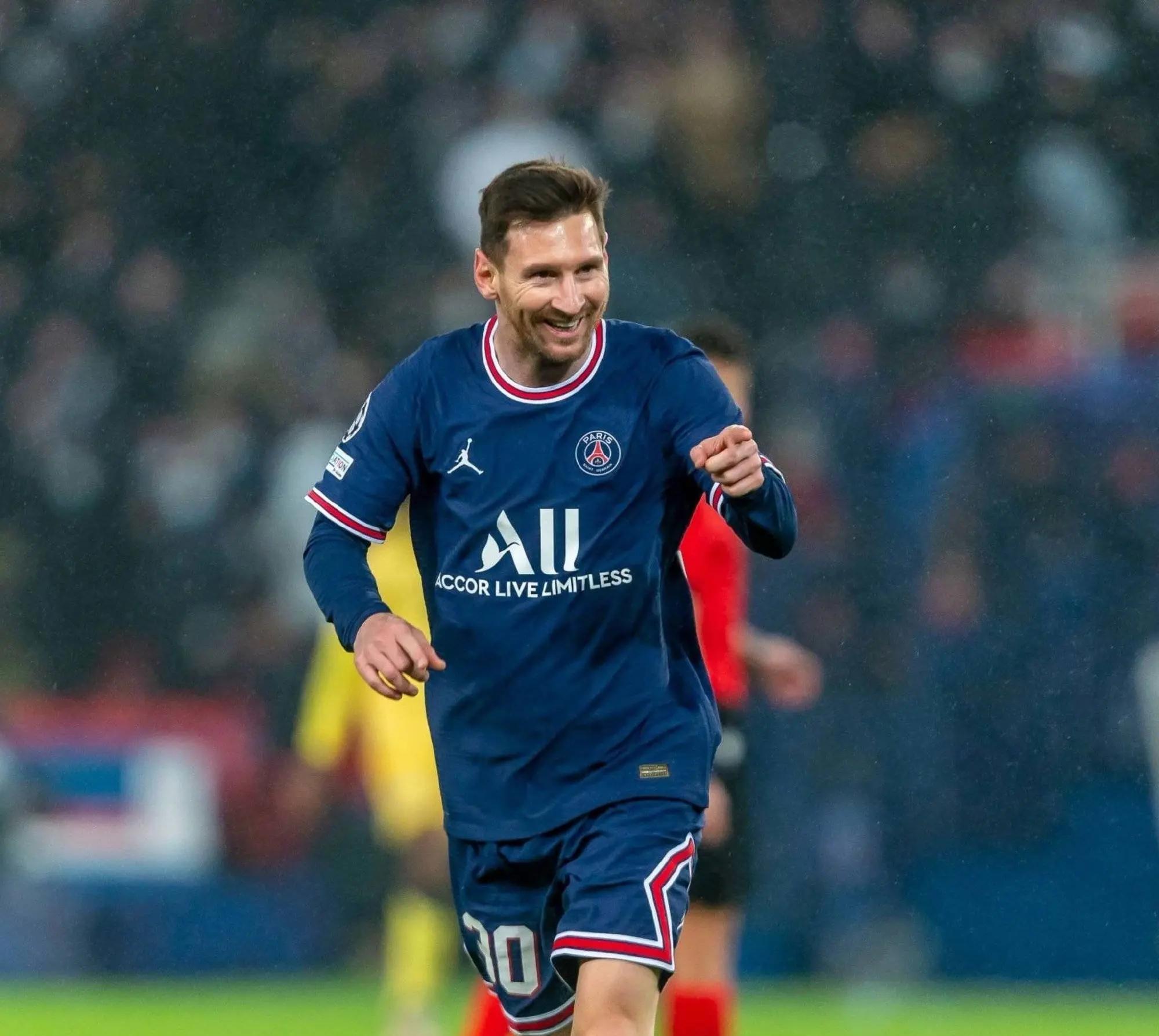 包含阿雅克肖主场失利，主帅面临下课压力的词条