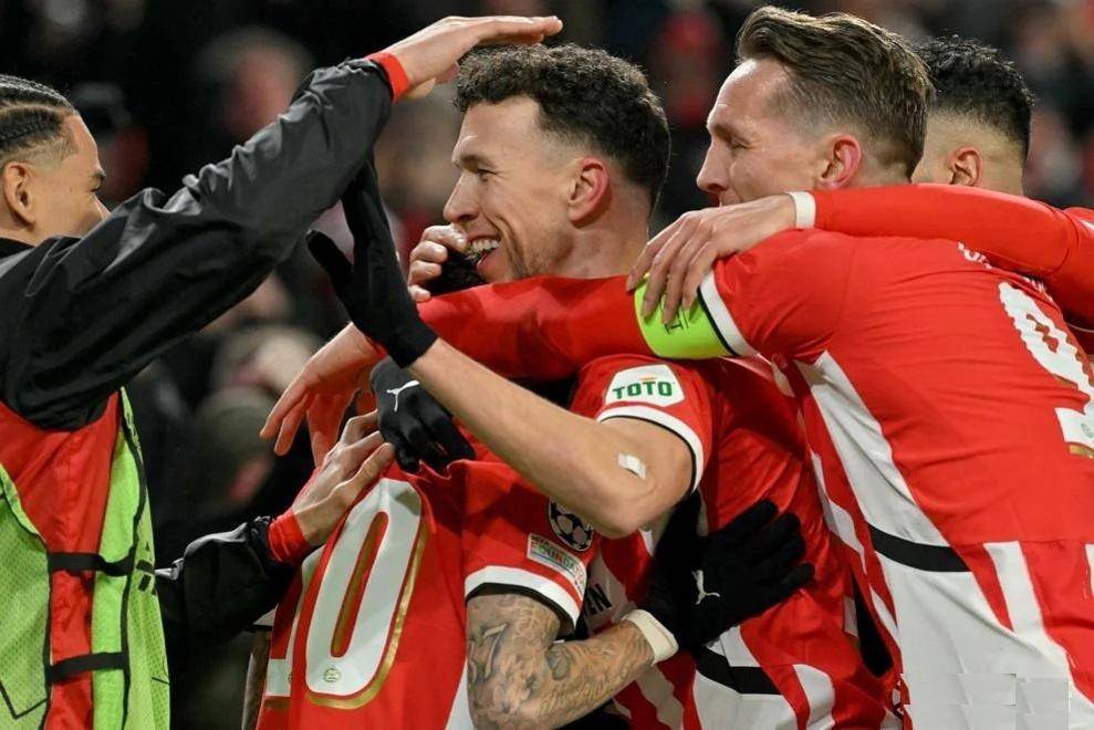 惊险逆袭！球队破门得手，成功晋级的简单介绍