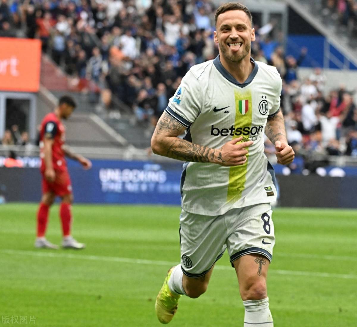 拜仁慕尼黑中场独木难支,球队战绩下滑 拜仁慕尼黑中场独木难支,球队战绩下滑